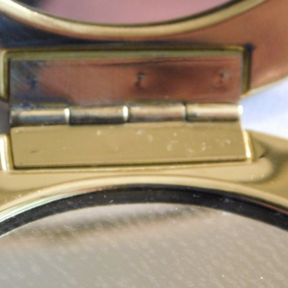 Vintage Renaissance Art Deco Compact Mirror - Picture 6 of 9